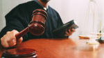 Суд взыскал компенсацию морального вреда в связи с несчастным случаем на производстве.